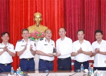 Cảnh sát biển Việt Nam khảo sát xây dựng trung tâm huấn luyện ở Nghi Xuân