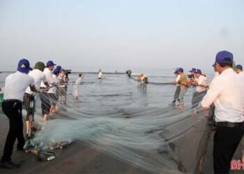 Đặc sắc lễ hội du lịch biển xã Cương Gián