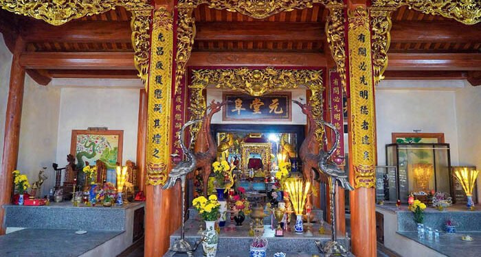 Về vùng đất kể chuyện bằng di sản