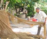 Người mang bình yên cho làng biển